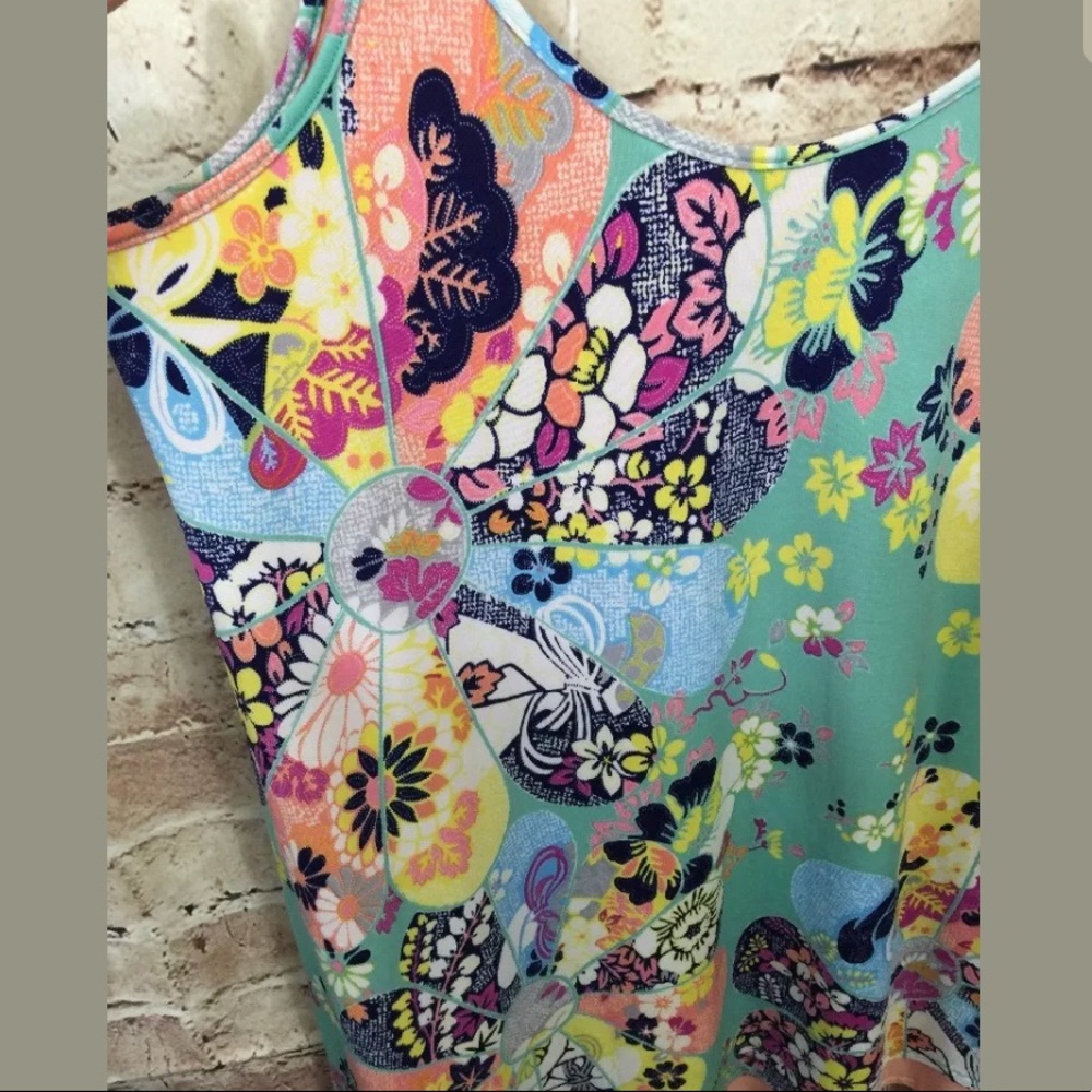 Judith March Large layered Tank Top Shirt - Picture 3 of 5